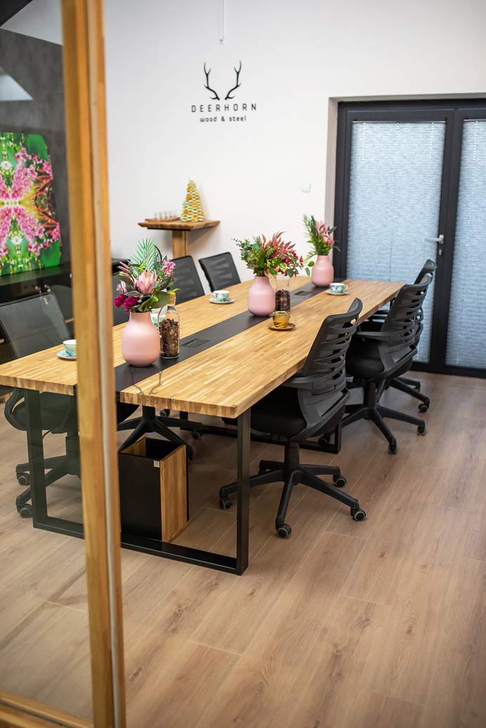 Table de conférence avec plateau en bois 320x110cm avec trous pour câbles