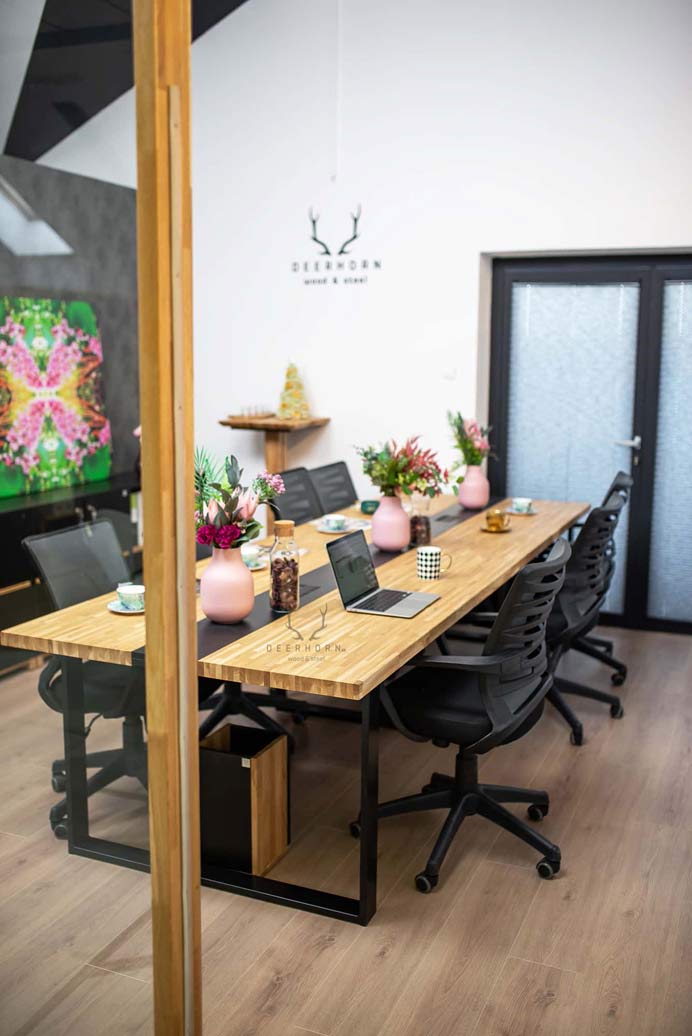 Table de conférence avec plateau en bois 320x110cm avec trous pour câbles