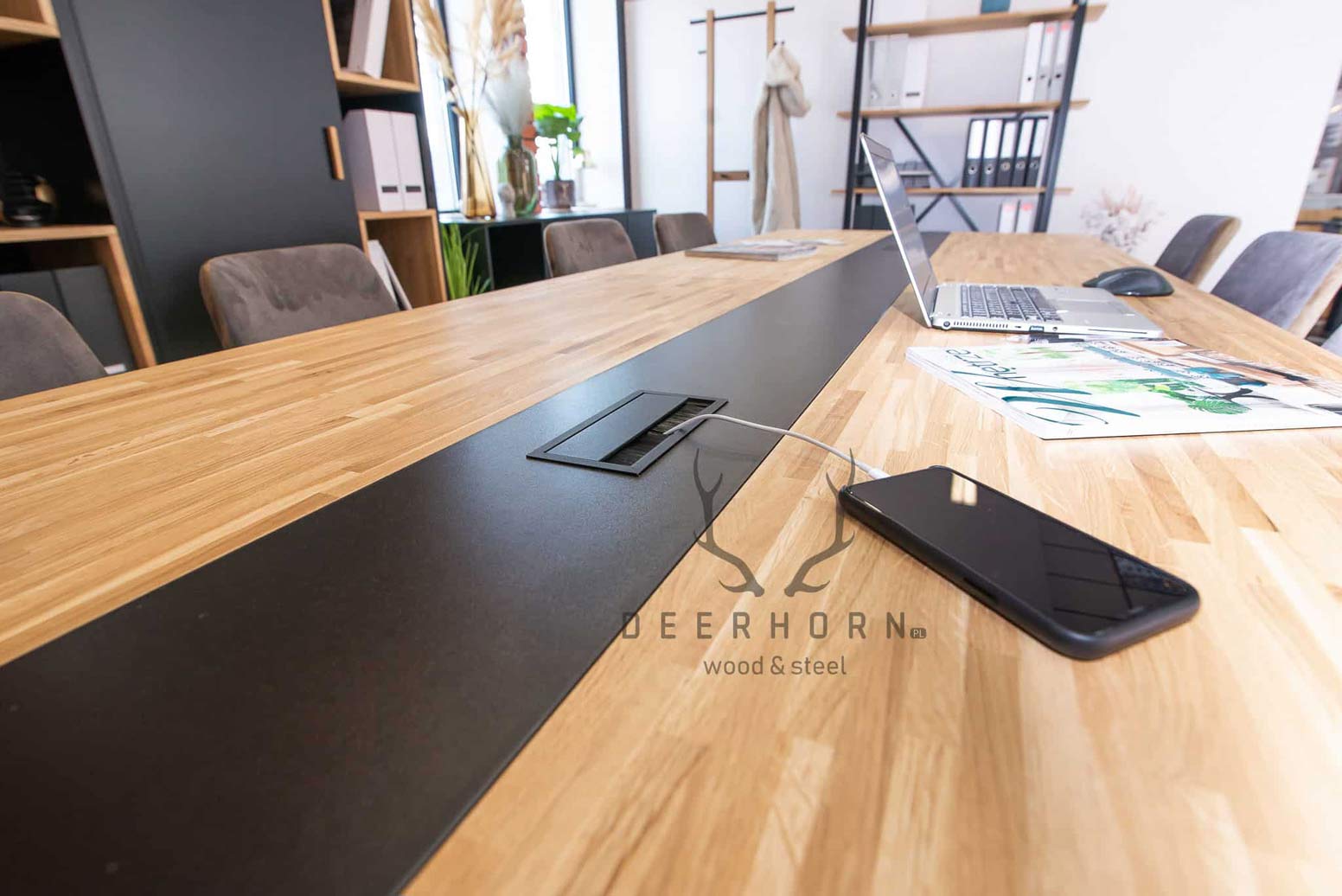 Table de conférence avec plateau en bois 320x110cm avec trous pour câbles