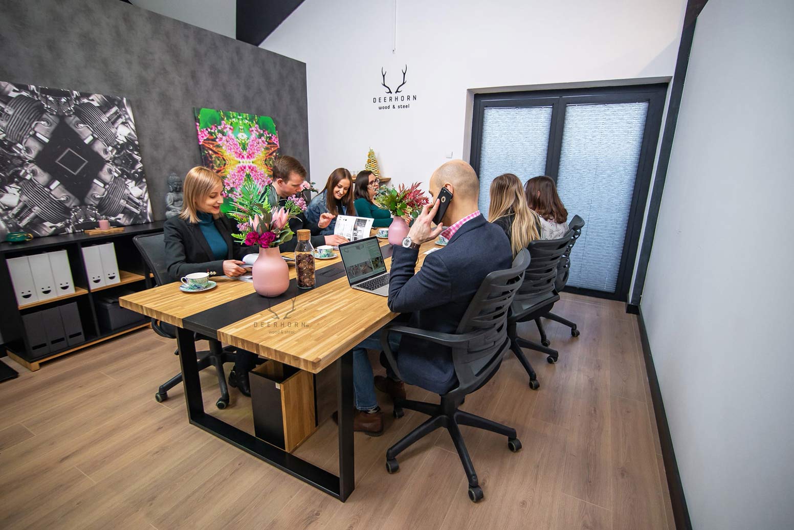 Table de conférence avec plateau en bois 320x110cm avec trous pour câbles