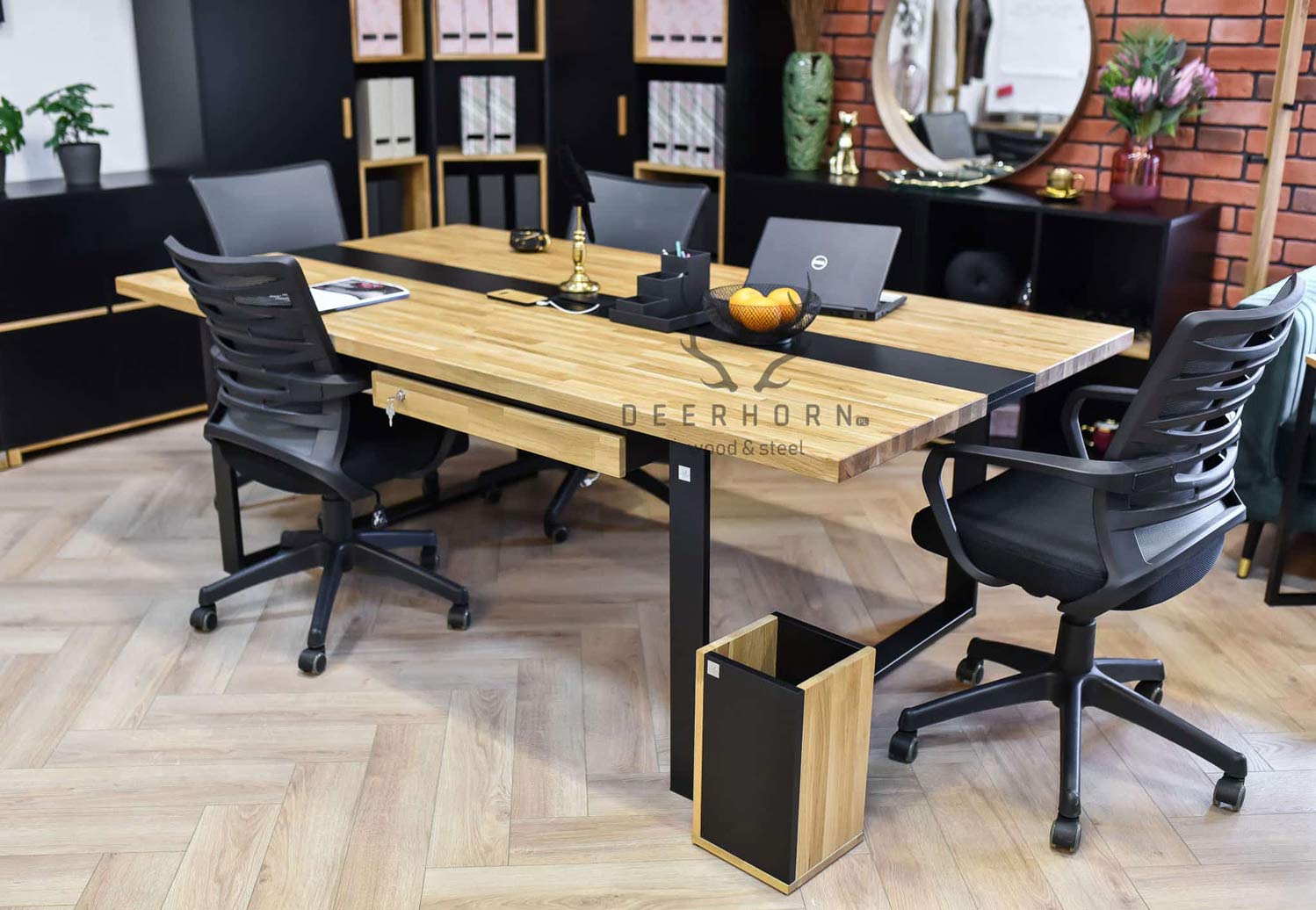 Table de conférence avec plateau en bois 220x120cm avec rail au milieu