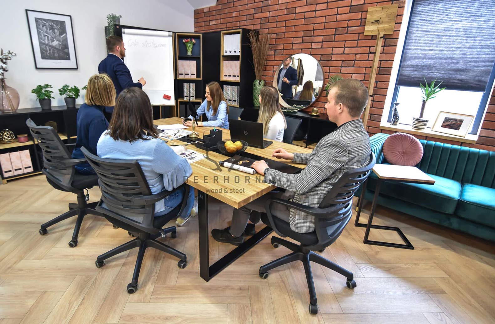 Table de conférence avec plateau en bois 220x120cm avec rail au milieu