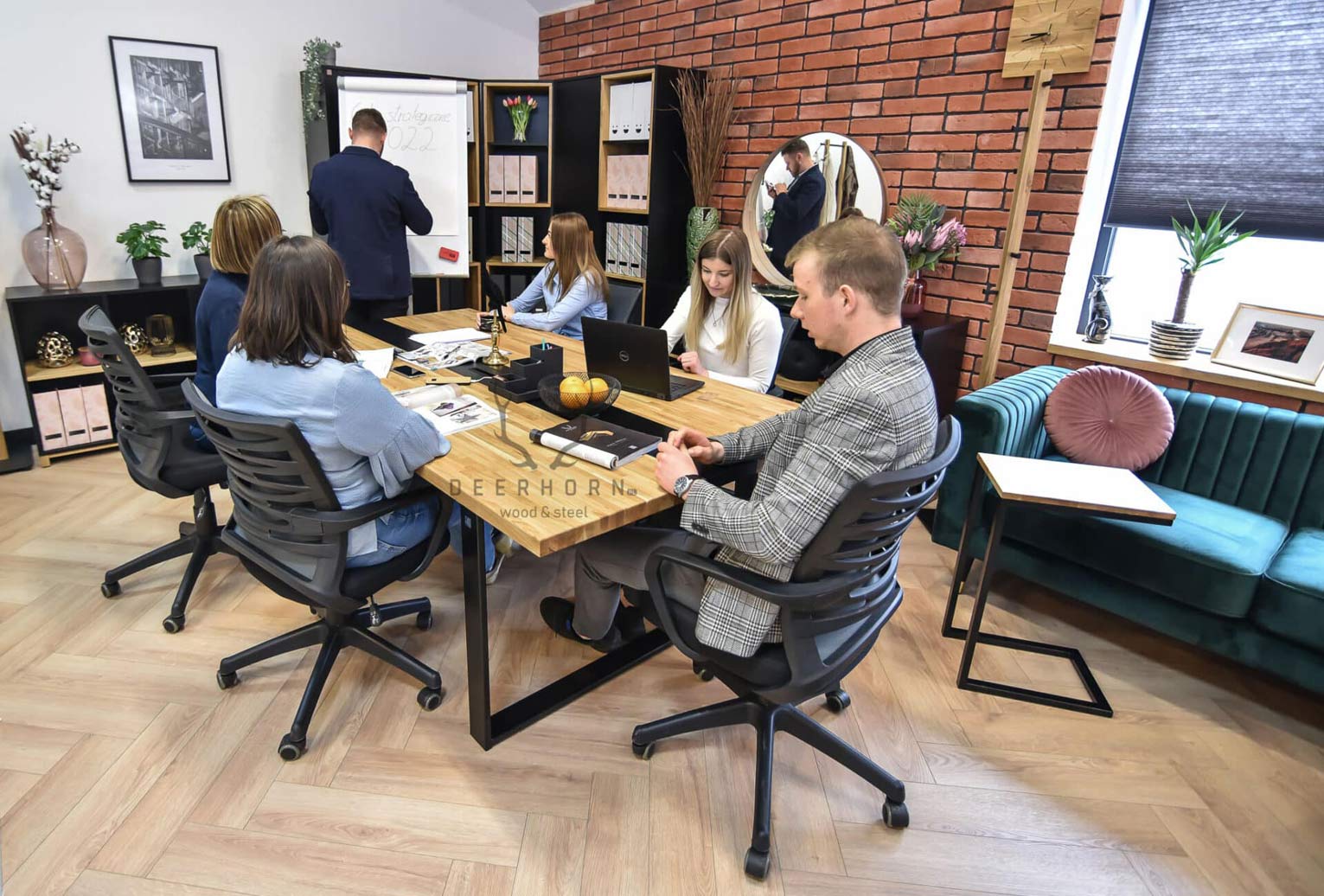 Table de conférence avec plateau en bois 220x120cm avec rail au milieu