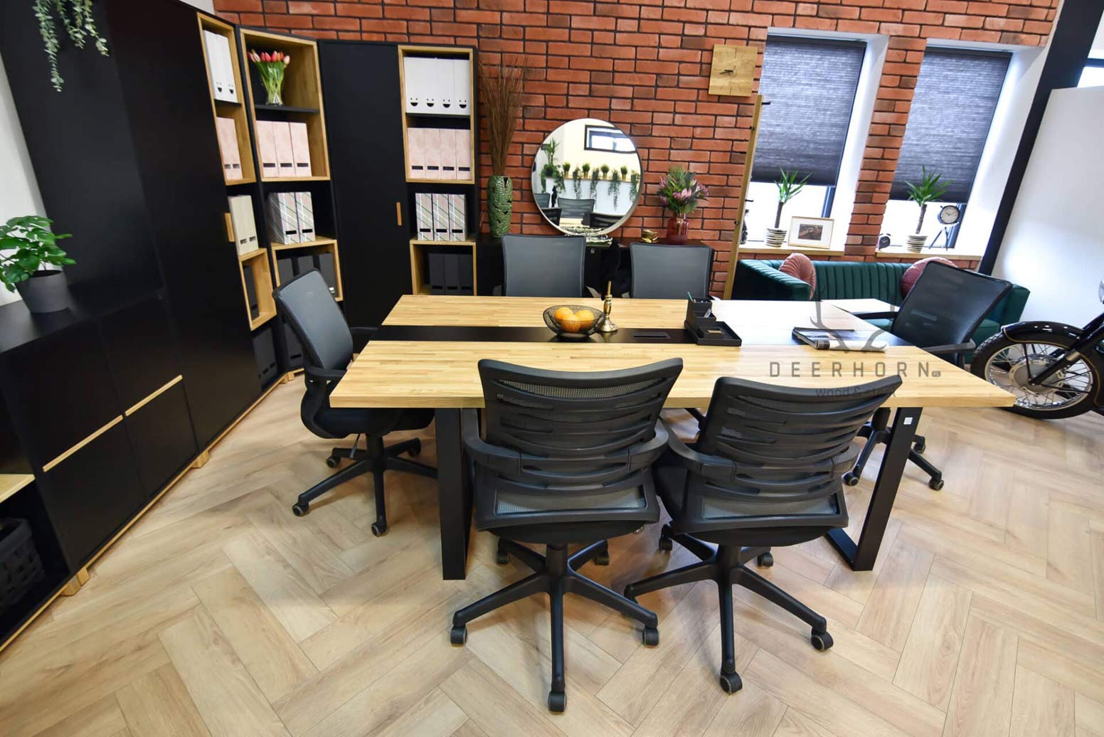 Table de conférence avec plateau en bois 220x120cm avec rail au milieu