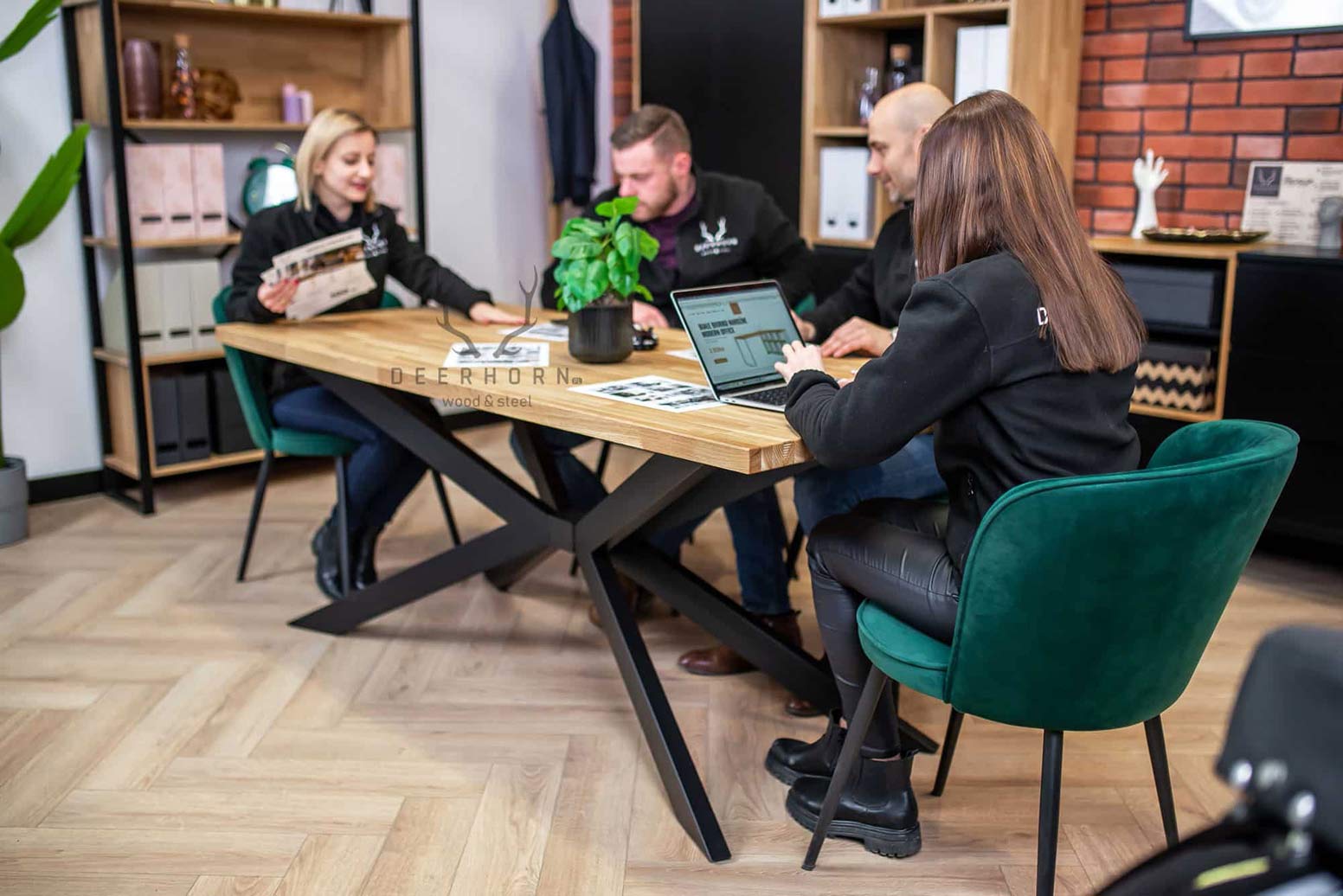 Table araignée en bois massif avec pied en métal 180x100cm