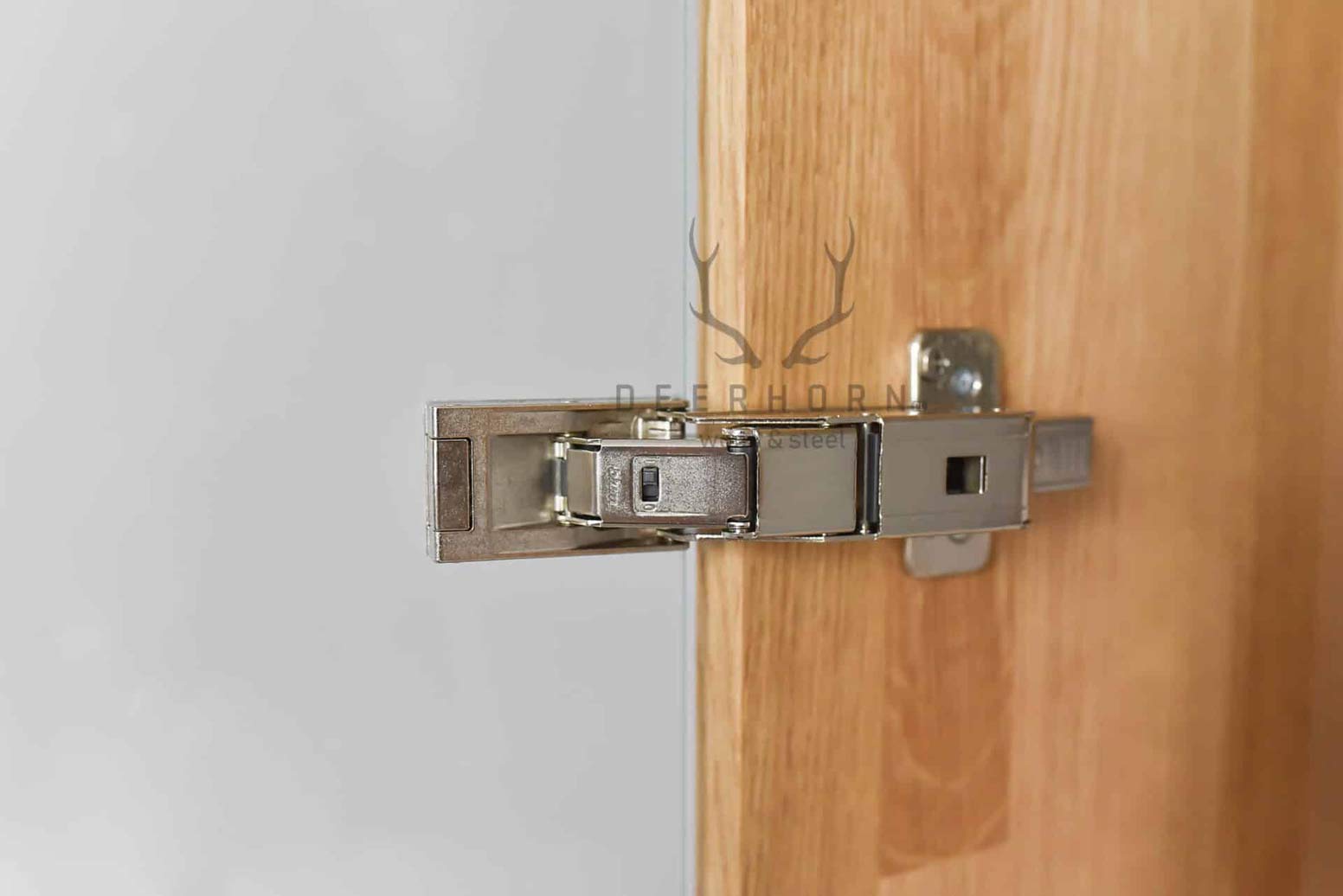 Vitrine loft blanche en verre et bois