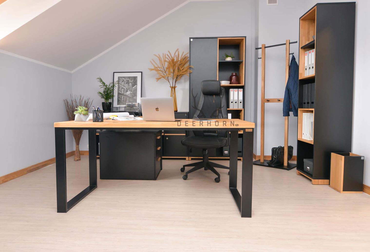 Porte-manteau de bureau en bois et métal loft. Narvi