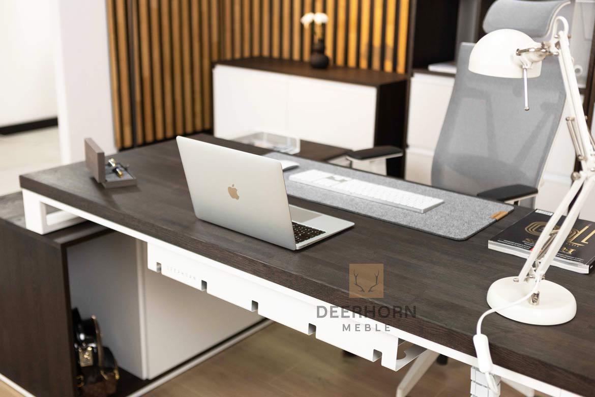 Bureau d'angle pour le bureau et la maison avec plateau en bois noir