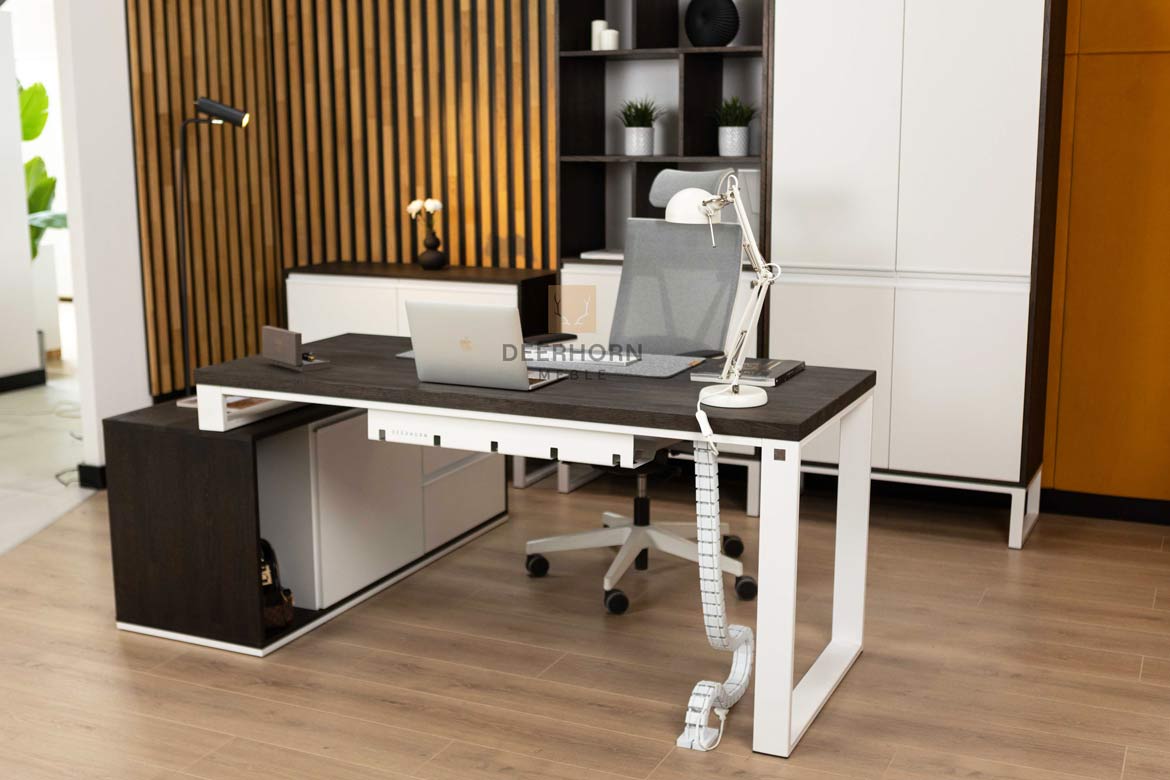 Bureau d'angle pour le bureau et la maison avec plateau en bois noir