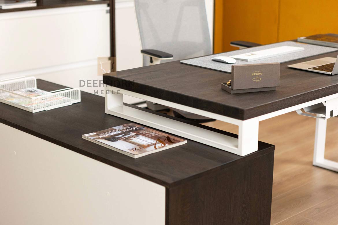 Bureau d'angle pour le bureau et la maison avec plateau en bois noir