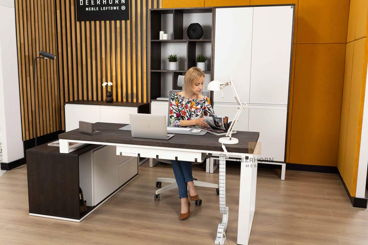 Bureau d'angle pour le bureau et la maison avec plateau en bois noir