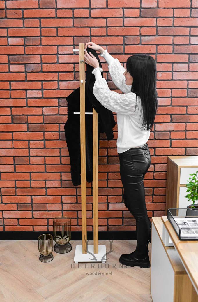 Porte-manteau en bois blanc pour le bureau, l'étude ou le couloir. Mimas