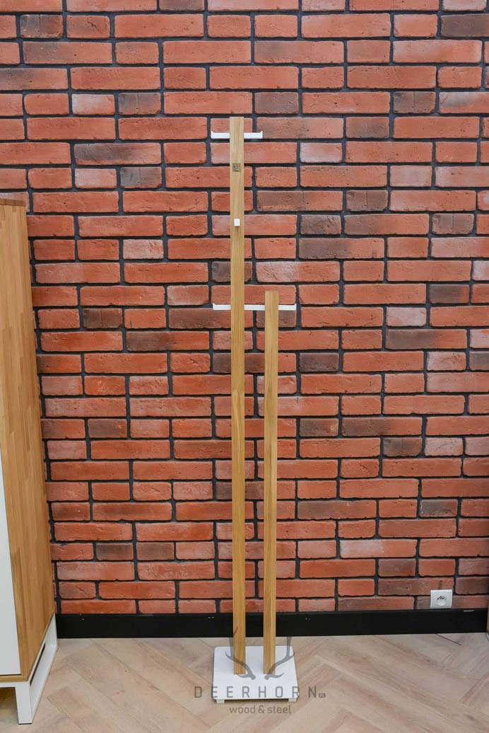 Porte-manteau en bois noir pour le bureau, l'étude ou le couloir. Mimas