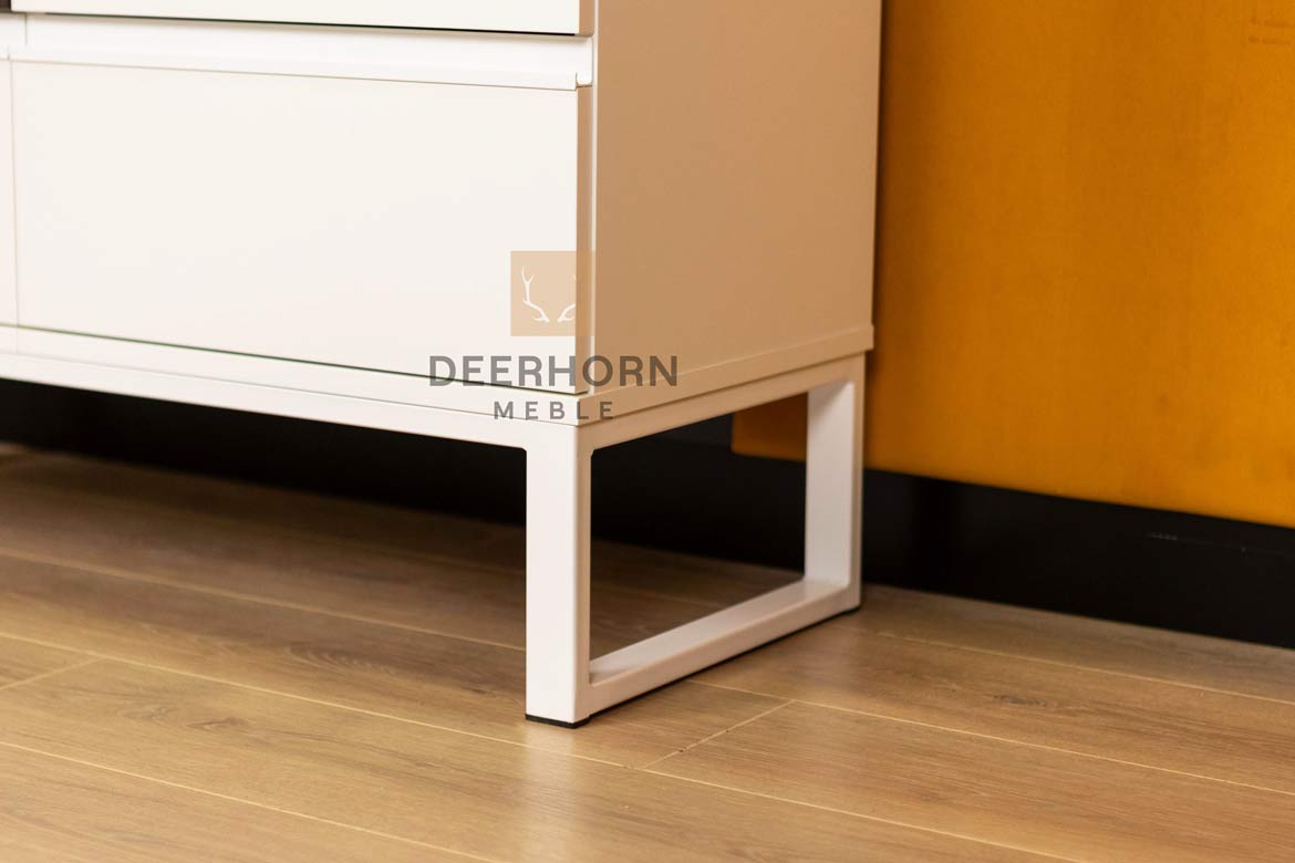 Commode haute, blanche