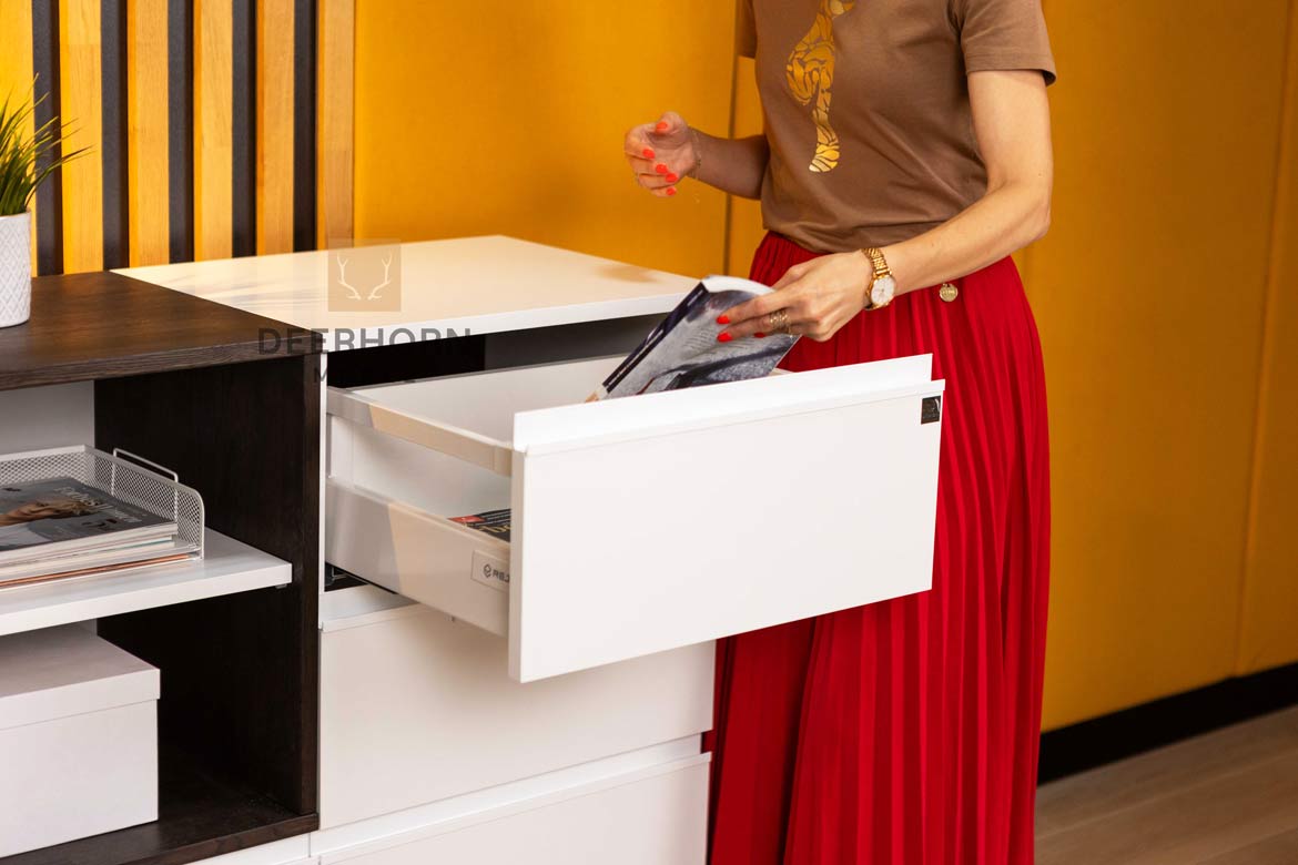 Commode haute, blanche