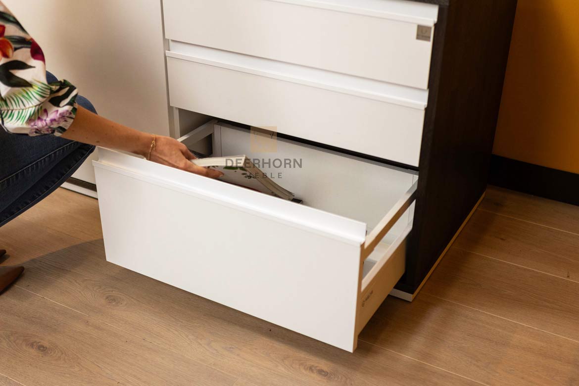 Meuble à tiroirs et étagère de bureau en ébène