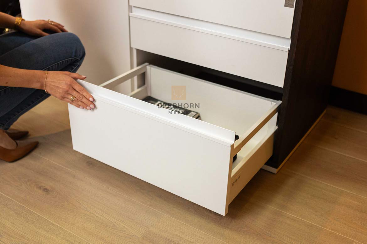 Meuble à tiroirs et étagère de bureau en ébène