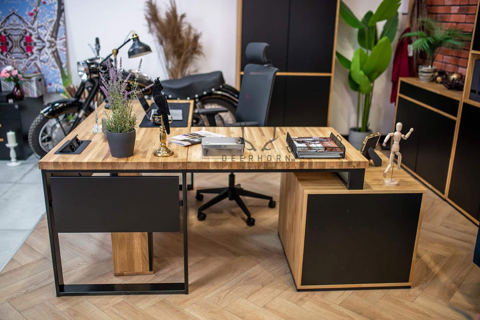 Bureau d'angle pour grand bureau avec plateau en bois, tiroirs et couvercles