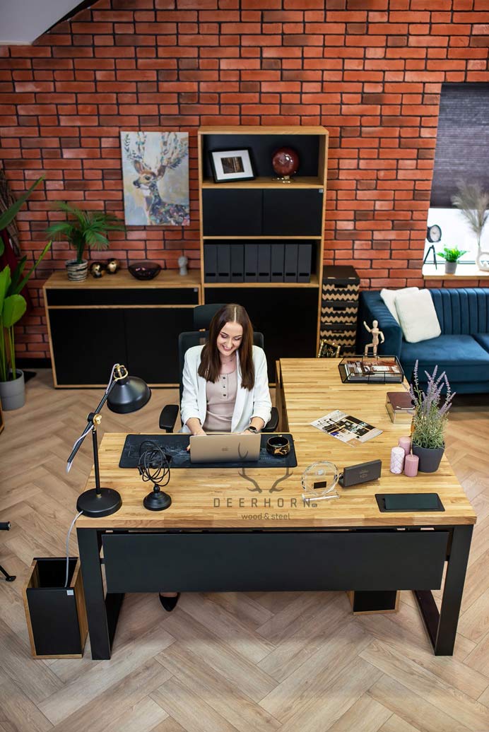 Bureau d'angle pour grand bureau avec plateau en bois, tiroirs et couvercles