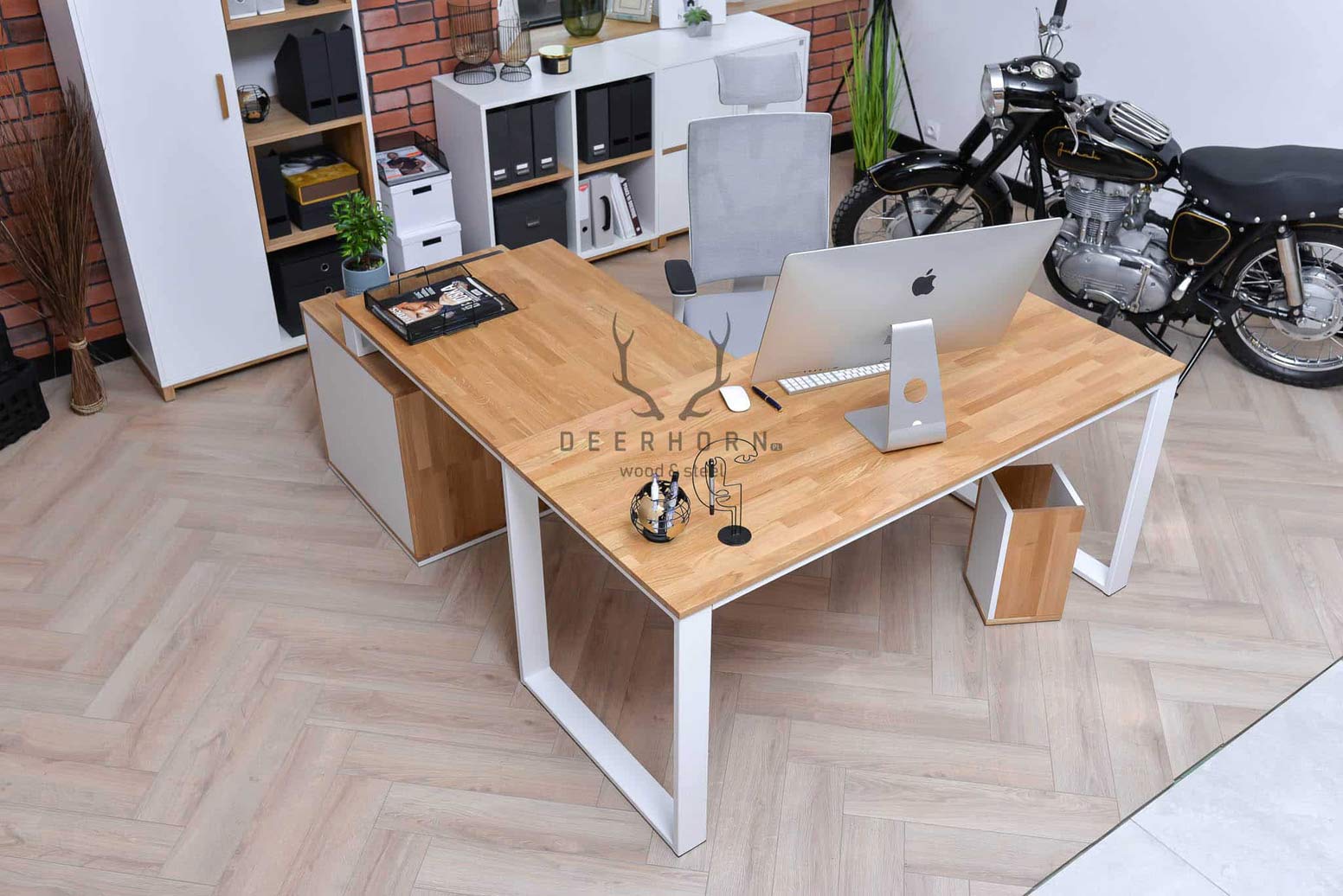Bureau d'angle en bois blanc avec caisson et plateau mince de bureau