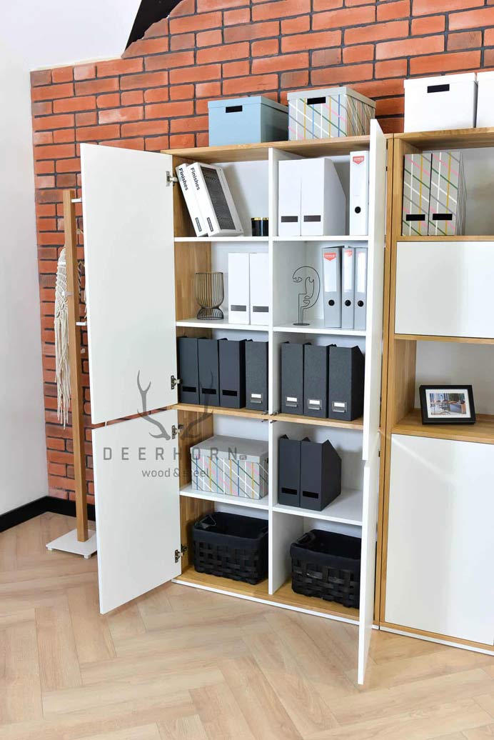 Armoire blanche à quatre portes pour bureau et loft slim