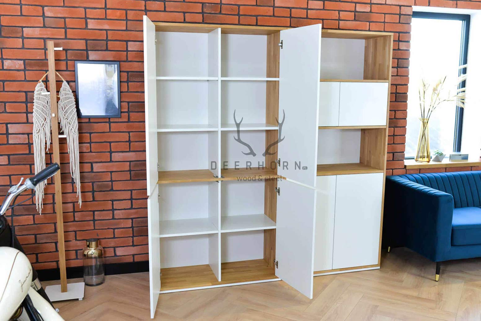 Armoire blanche à quatre portes pour bureau et loft slim