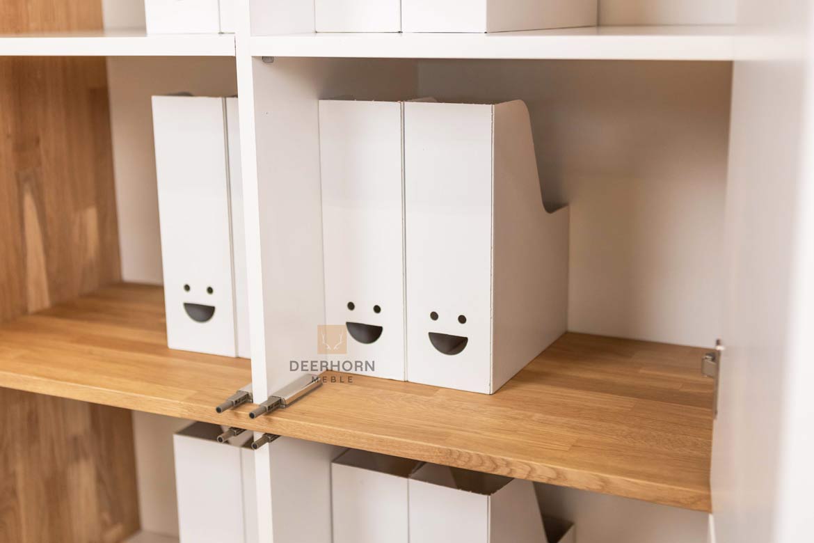 Armoire blanche à quatre portes pour bureau et loft slim