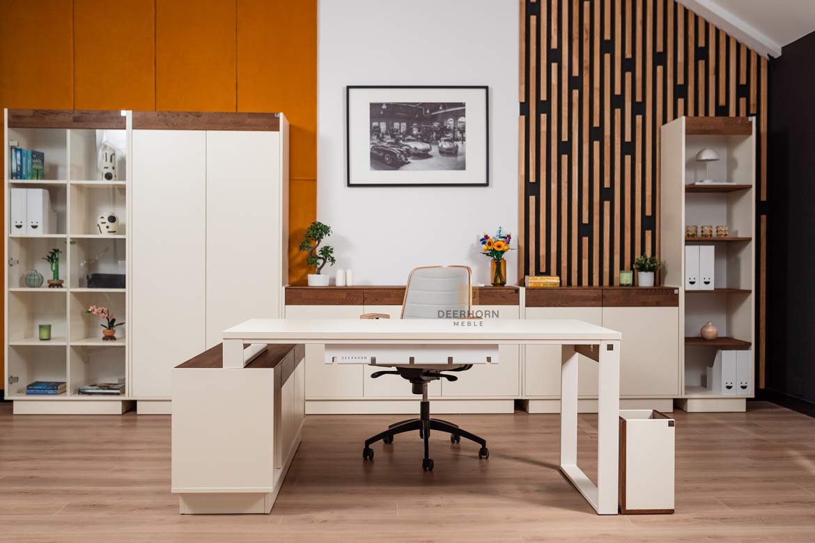 Bureau avec plateau en carton, lumière 160