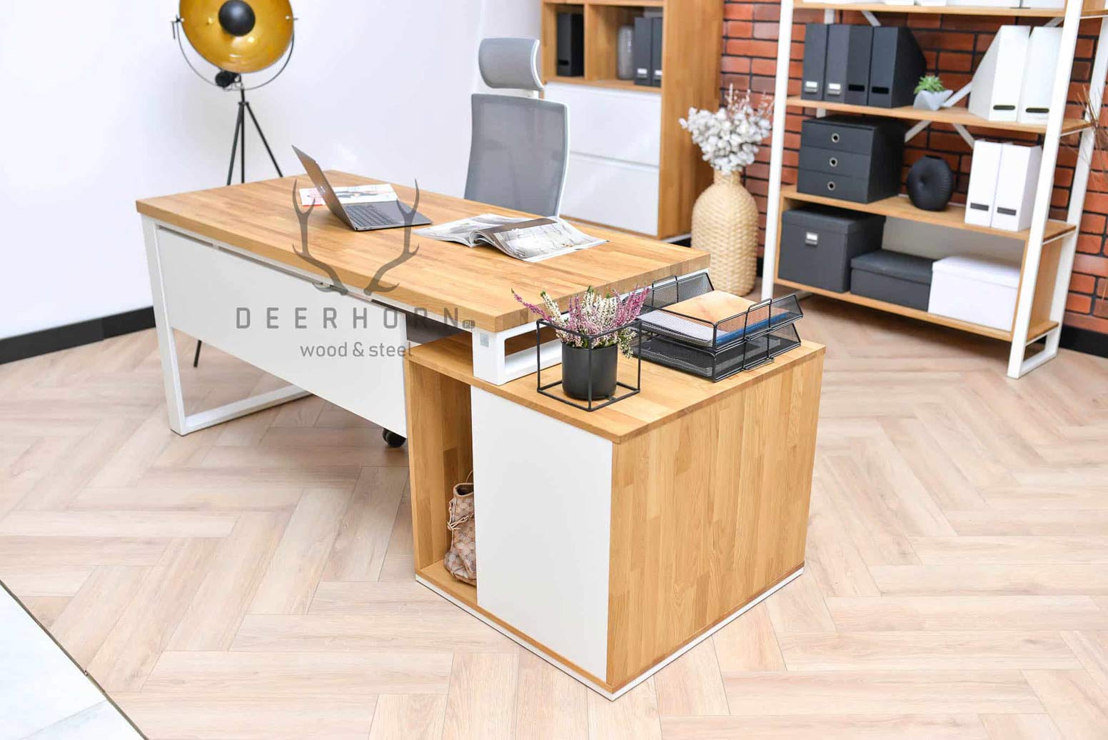 Bureau d'entreprise blanc avec plateau en bois Loft Office Plus Left