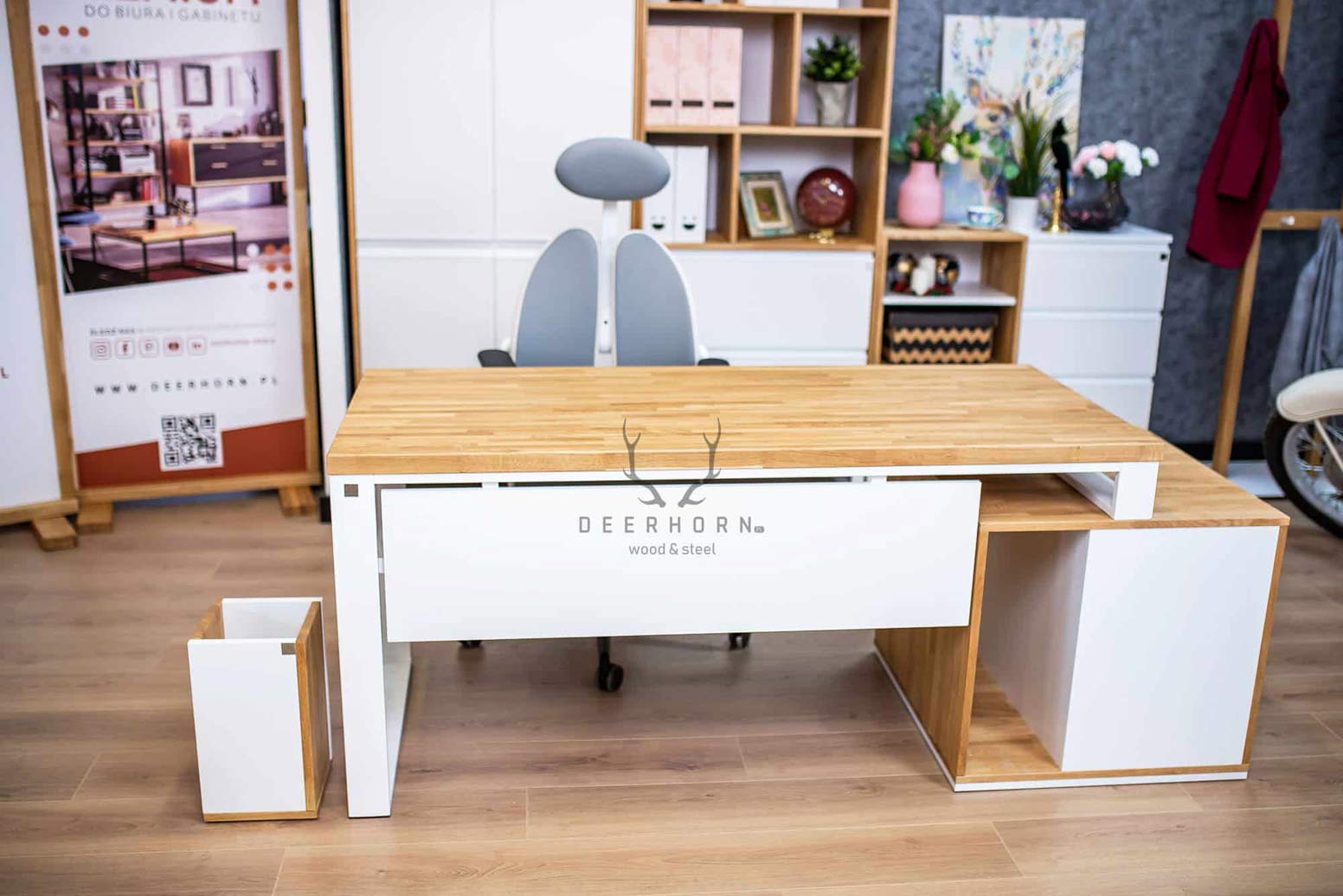 Bureau d'entreprise blanc avec plateau en bois Loft Office Plus Left