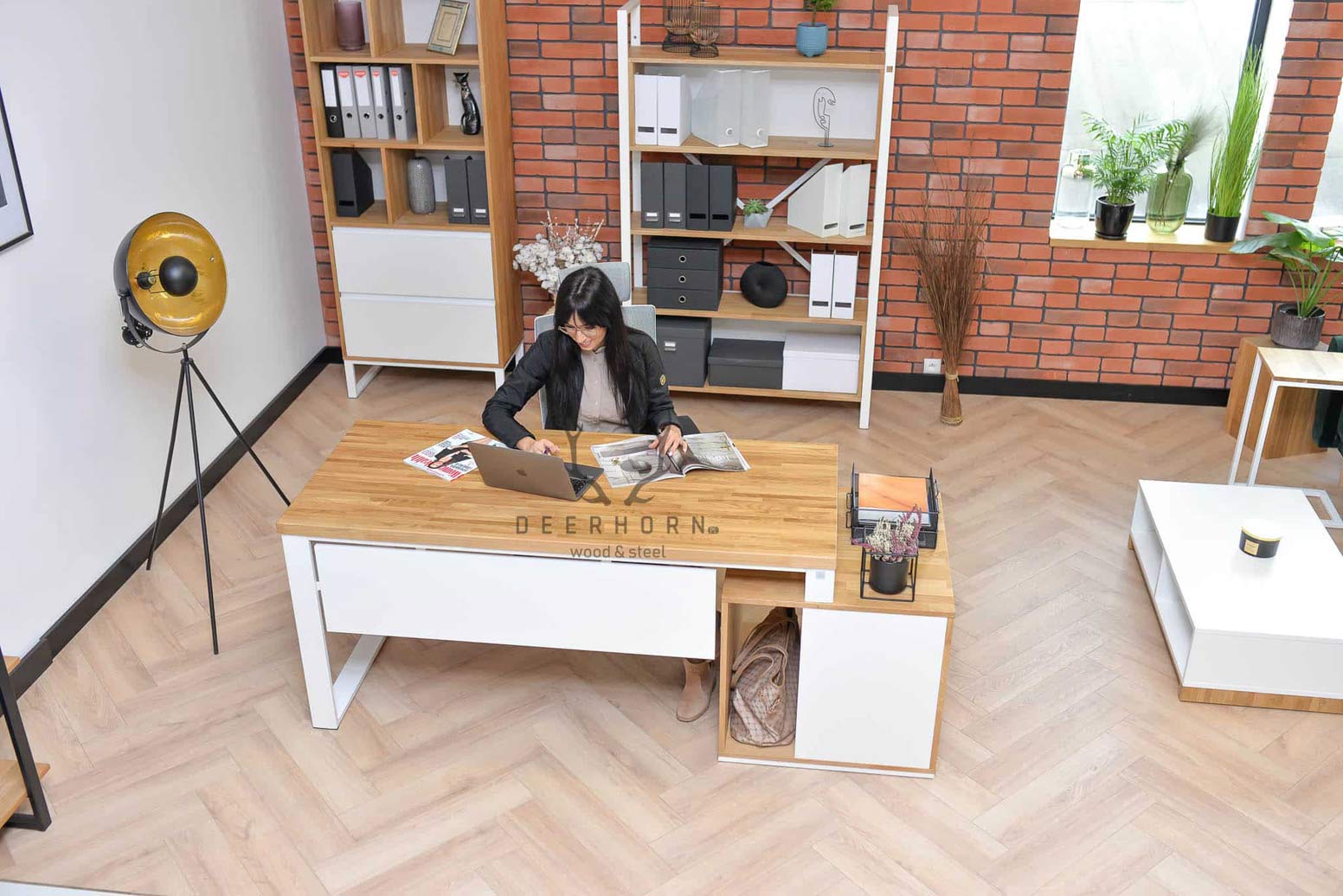 Bureau d'entreprise blanc avec plateau en bois Loft Office Plus Left