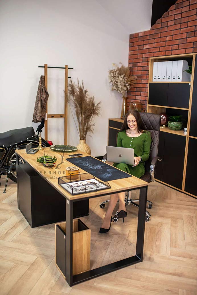 Bureau de direction avec plateau fin en bois et armoire
