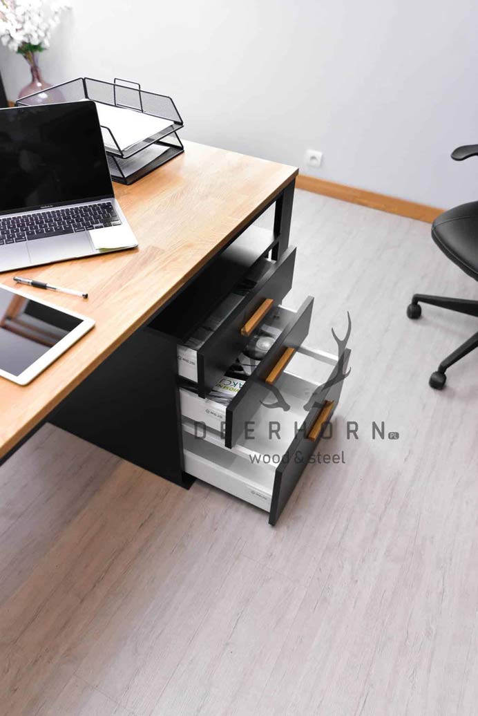 Bureau de direction avec plateau fin en bois et armoire