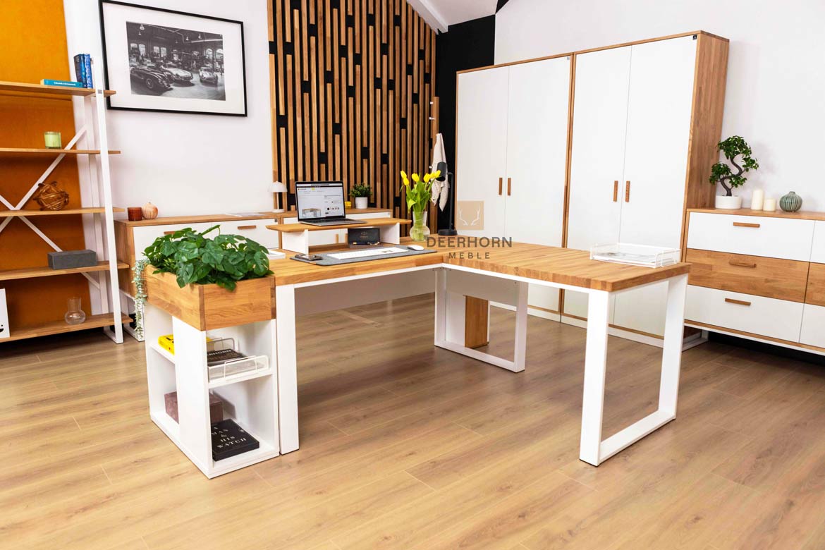 Bureau d'angle industriel en bois blanc avec plateau en chêne