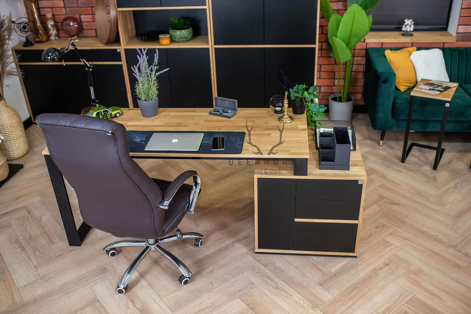 Bureau de loft en bois noir avec caisson