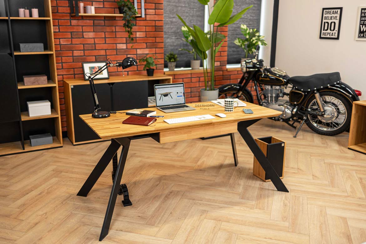 Bureau actif sur pieds inclinés avec plateau en bois 160x70cm