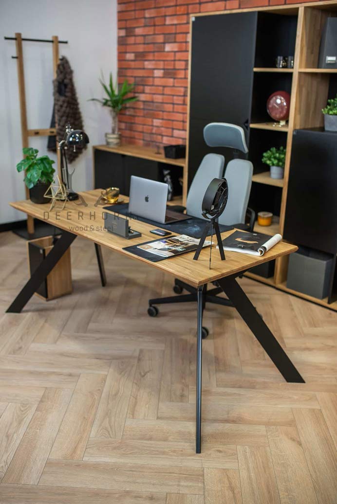 Bureau actif sur pieds inclinés avec plateau en bois 160x70cm