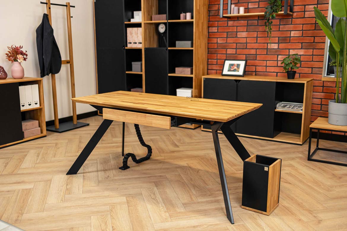 Bureau actif sur pieds inclinés avec plateau en bois 160x70cm