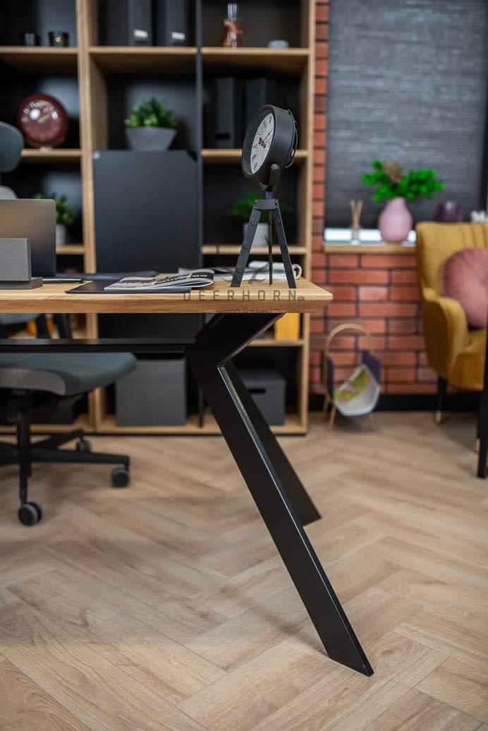 Bureau actif sur pieds inclinés avec plateau en bois 160x70cm