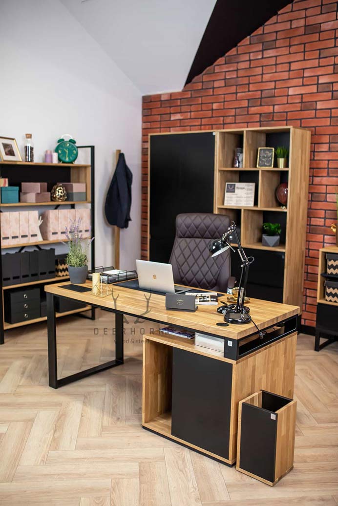 Bureau court avec plateau en bois pour petit bureau loft plus gauche