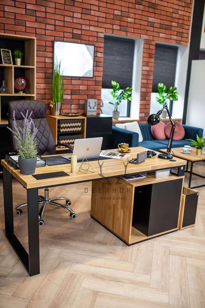 Bureau court avec plateau en bois pour petit bureau loft plus gauche