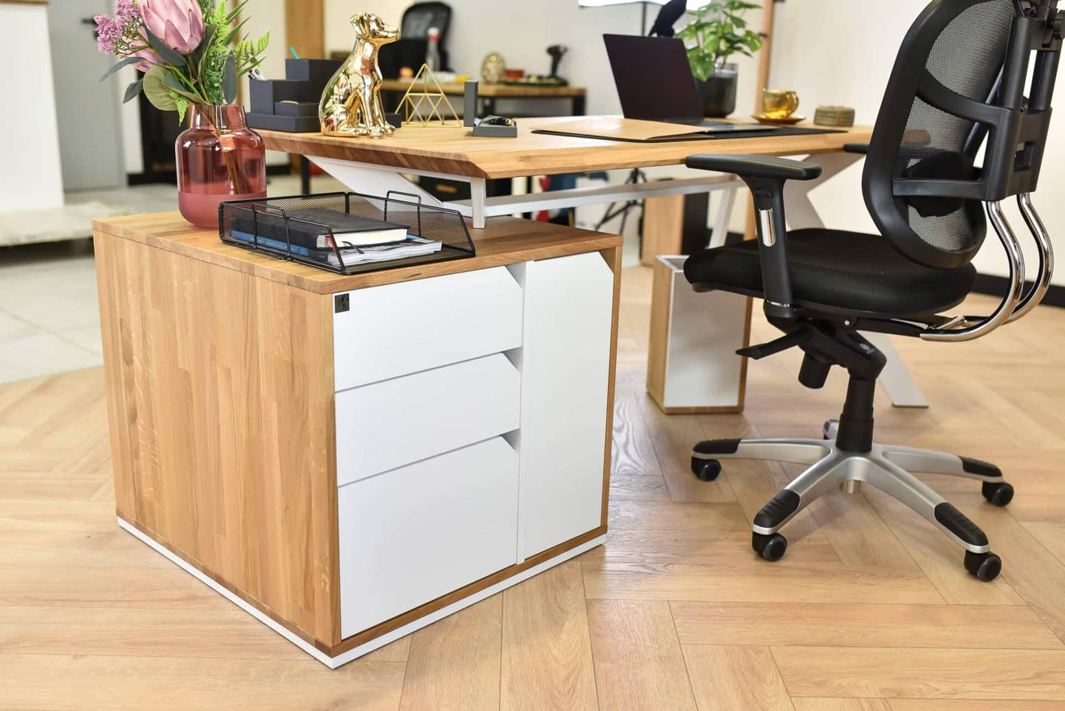 Bureau d'étude blanc avec plateau en bois Active
