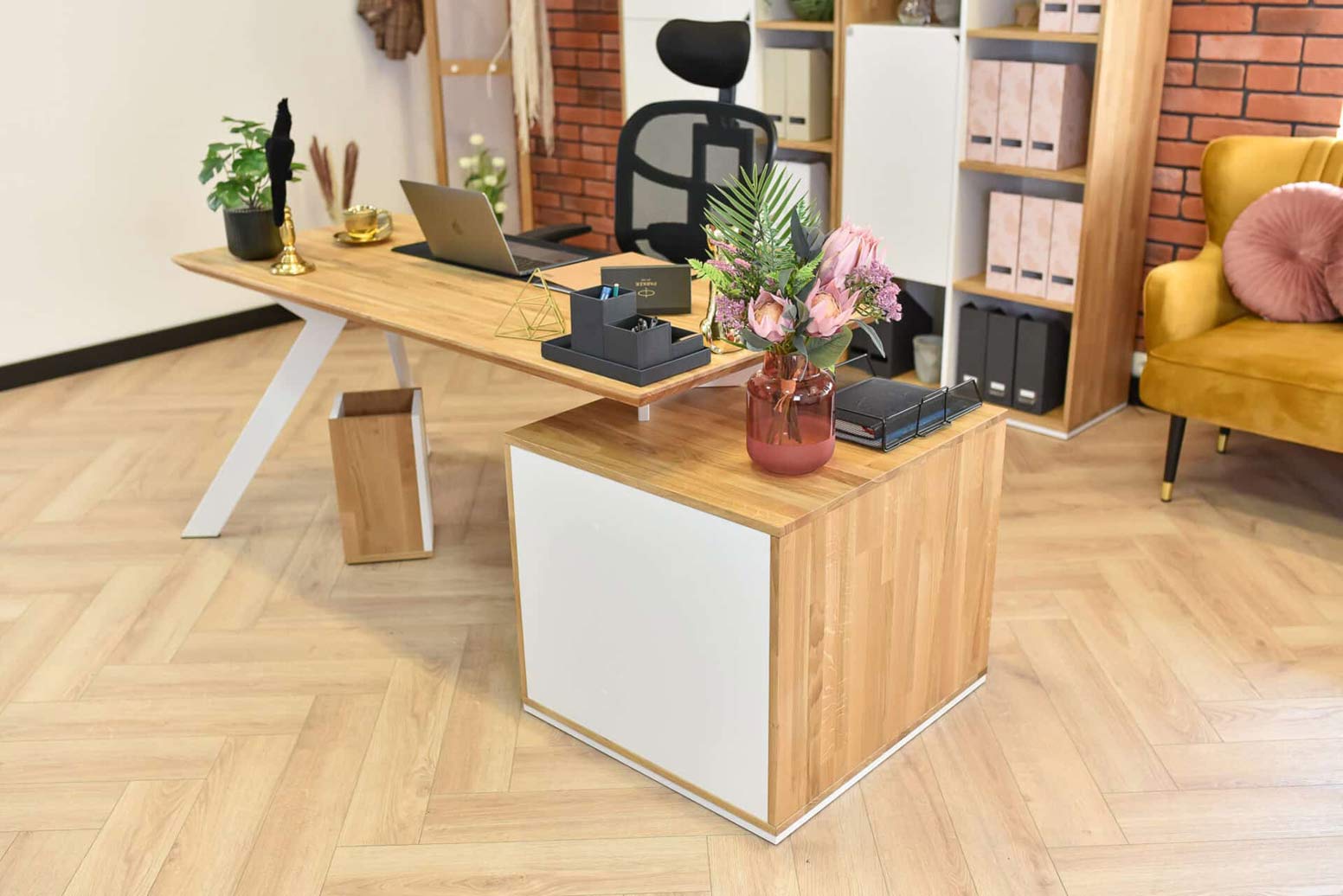 Bureau d'étude blanc avec plateau en bois Active