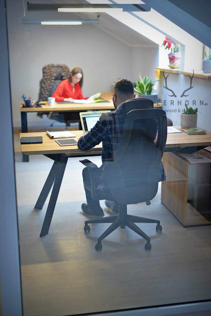 Bureau pour espace de bureau "Future active" court