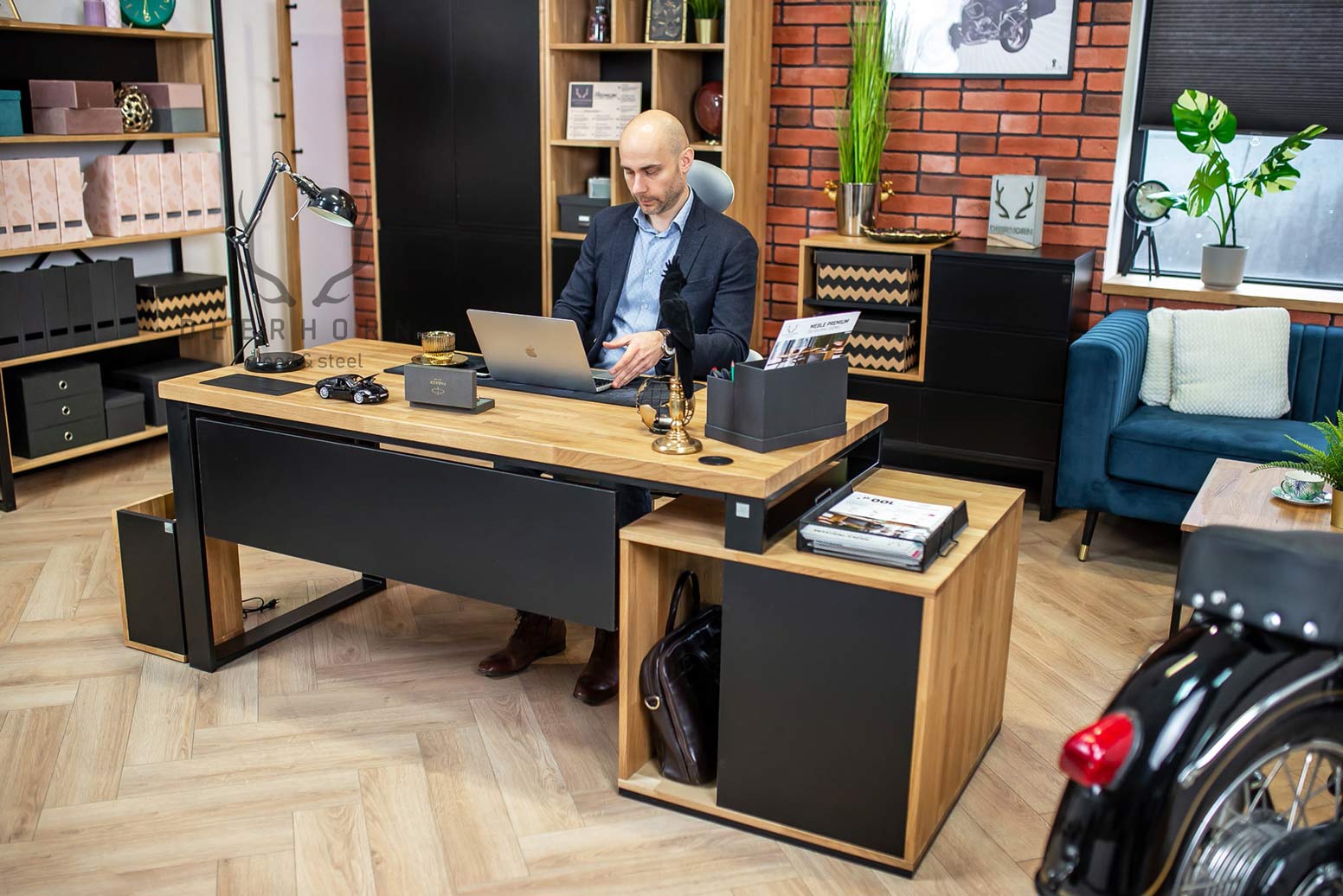 Bureau avec plan de travail pour écran loft industriel premium