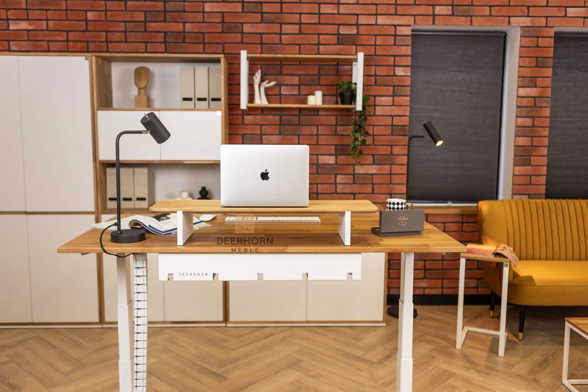 Weißer verstellbarer Holzschreibtisch Slim