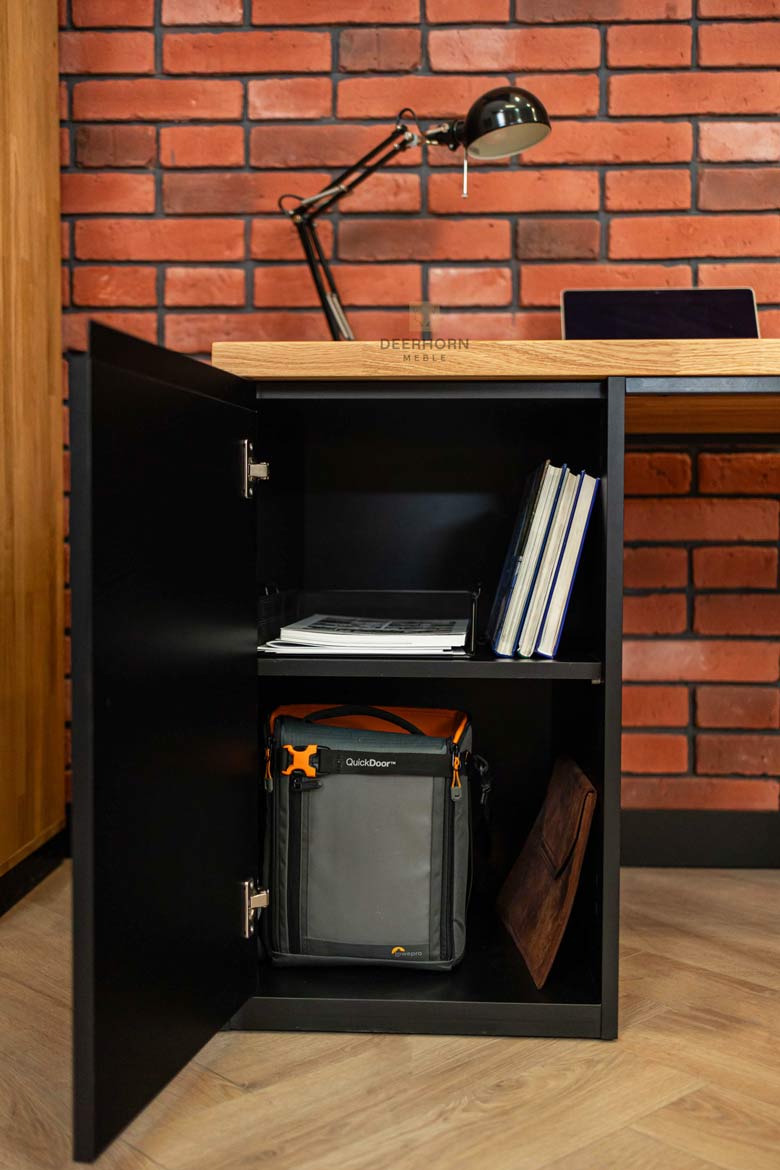 Moderner ergonomischer Jugendschreibtisch mit linkem Schrank