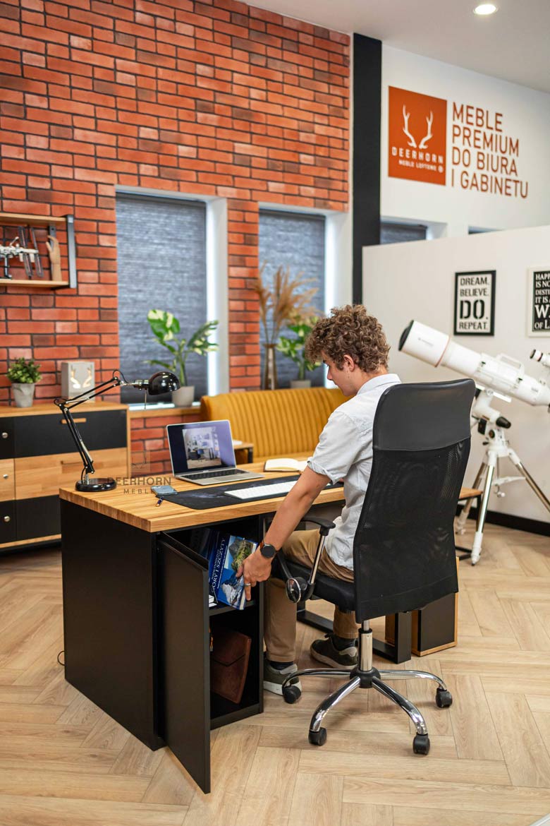 Moderner ergonomischer Jugendschreibtisch mit linkem Schrank