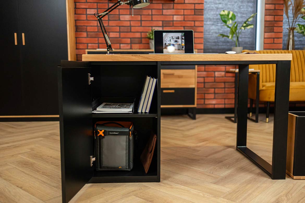 Moderner ergonomischer Jugendschreibtisch mit linkem Schrank