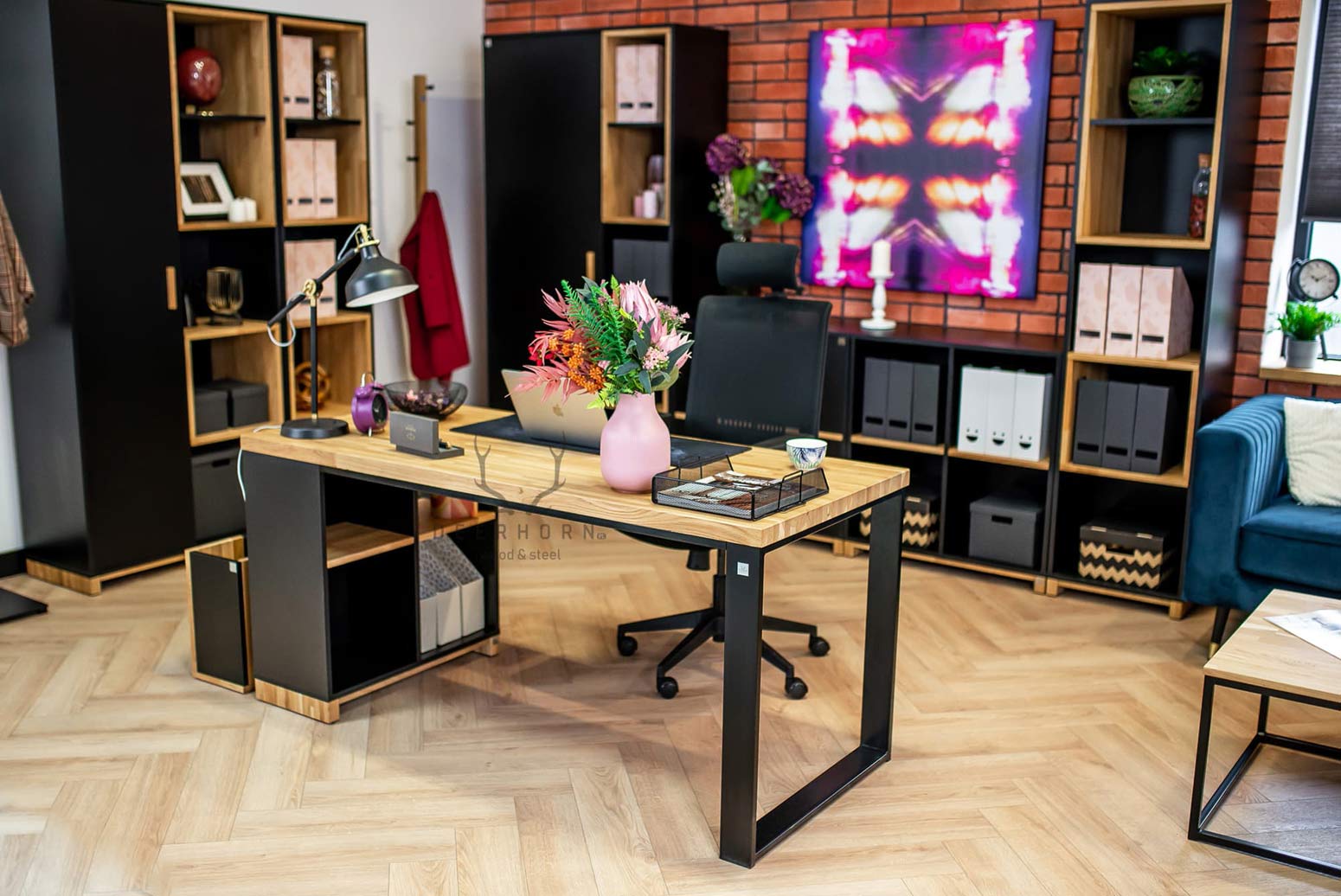 Funktionaler Schreibtisch mit Ablageflächen für Firmensitz schwarz rechts modern